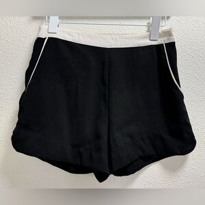 Lush Casual Mini Shorts Side Zipper Lightweight Colorblock Black Medium